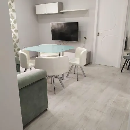 Apartment Precioso Piso 3 Dormitorios, Aire Acondicionado Ni 10 Minutos Feria A Pie Jerez de la Frontera