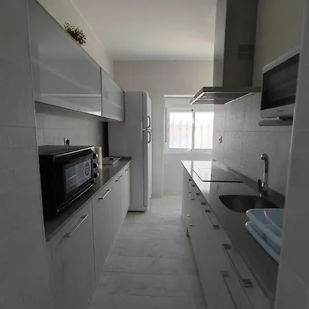 Precioso Piso 3 Dormitorios, Aire Acondicionado Ni 10 Minutos Feria A Pie