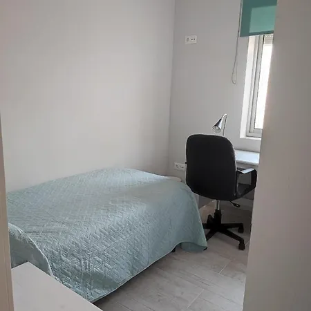 Precioso Piso 3 Dormitorios, Aire Acondicionado Ni 10 Minutos Feria A Pie *